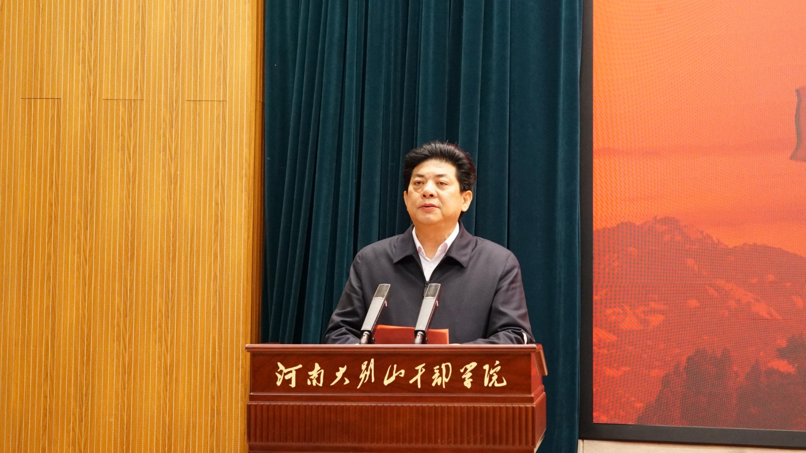 谢天学.JPG 谢天学.JPG